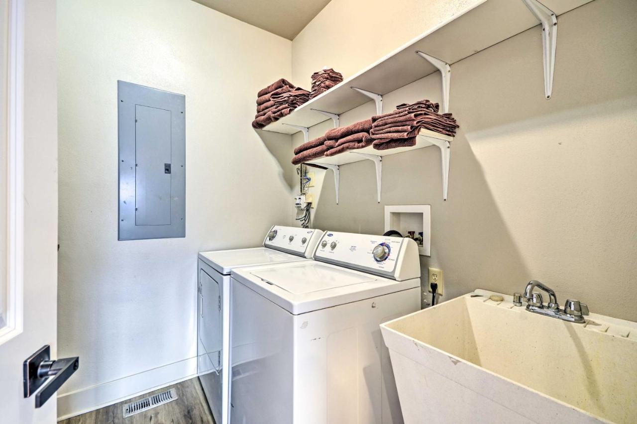Modern Red Lodge Cabin - Walk To Broadway Ave Екстер'єр фото